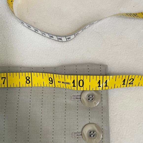 Merona Gray Capris with Button Detail - Picture 7 of 8